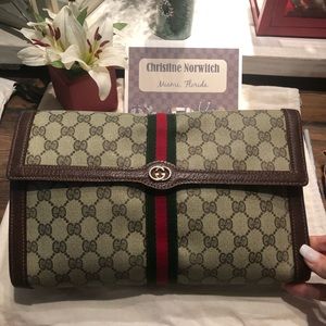 Vintage Gucci clutch